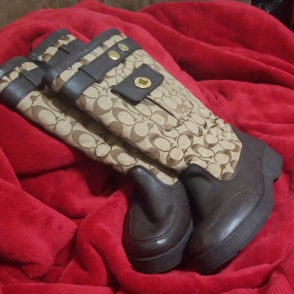 Coach Snow Boots - Picture 3 of 5